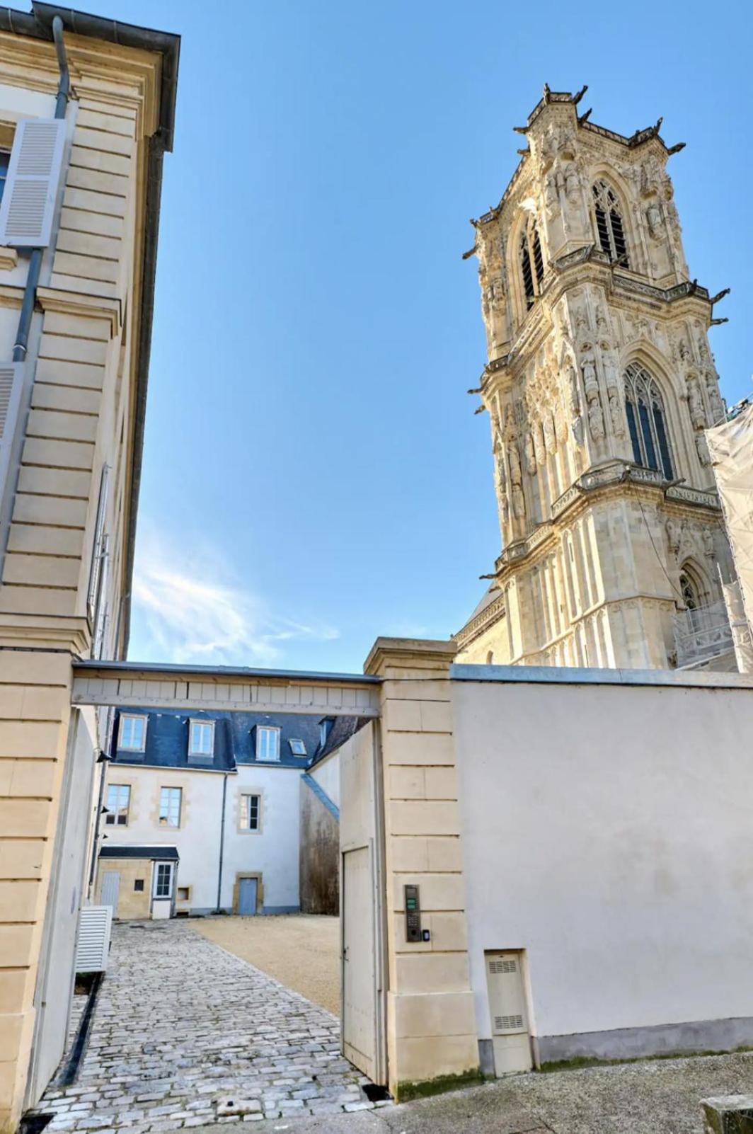 La Chapelle: Luxurious 5-Star Suites in Nevers Exterior photo
